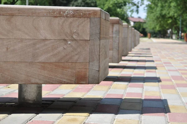 Banco Madera Moderna Filas Parque Público — Foto de Stock