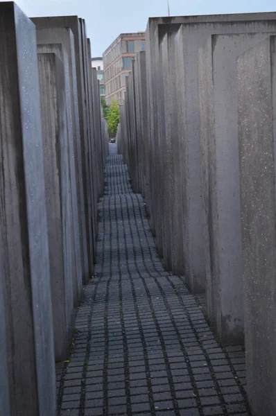 Μνημείο Ολοκαυτώματος Στο Βερολίνο Γερμανία Μπλοκ Σκυροδέματος Παρατάσσονται Πολλαπλές Σειρές — Φωτογραφία Αρχείου