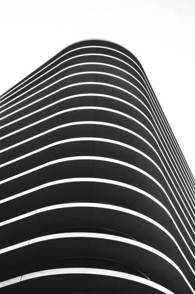 壁のファサード黒と白の建物の抽象建築現代 — ストック写真