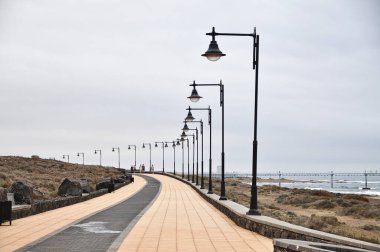 Bisiklet yolu olan sokak lambaları