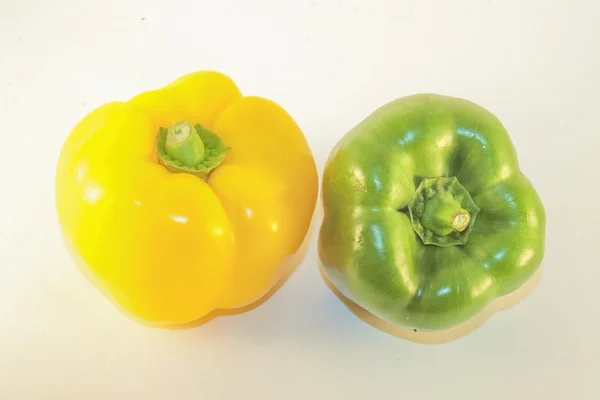 Gele en groene peper — Stockfoto