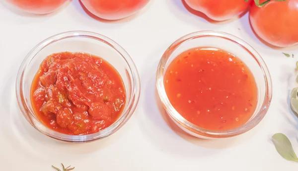 Salsa and chili sauce — Stock Photo, Image