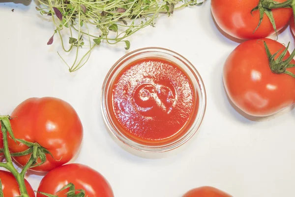 Tazón de salsa de tomate — Foto de Stock