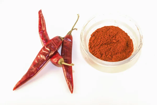 Röd chili och chili pulver — Stockfoto