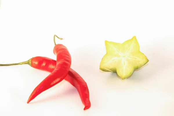 Chili och carambola — Stockfoto