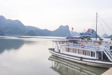 halong koyunda tekne