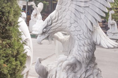 kartal heykeli