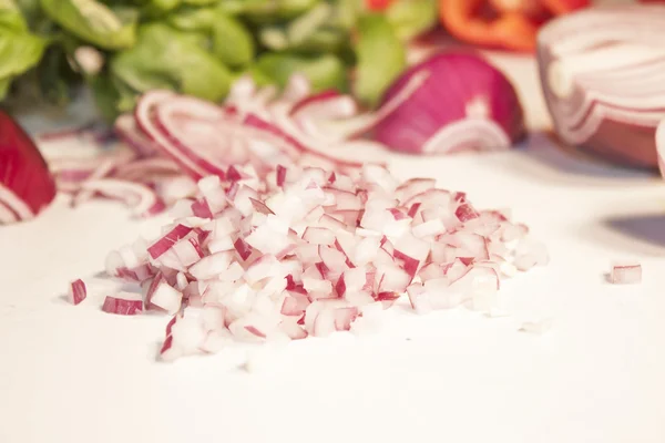 Rote Zwiebelwürfel — Stockfoto