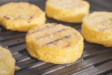 Izgara polenta.