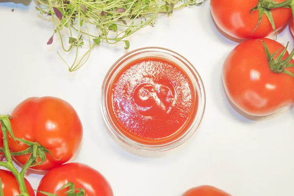 Tazón de salsa de tomate — Foto de Stock