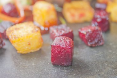 Kızarmış pancar küp