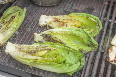 Izgara marul salatası