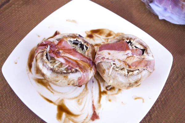 Preparing stuffed champignons — Stock Photo, Image