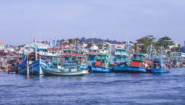 Vietnamesisk fisk båd - Stock-foto