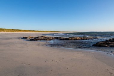 Güney Uist Hebridean adasında ıssız bir kumsal.