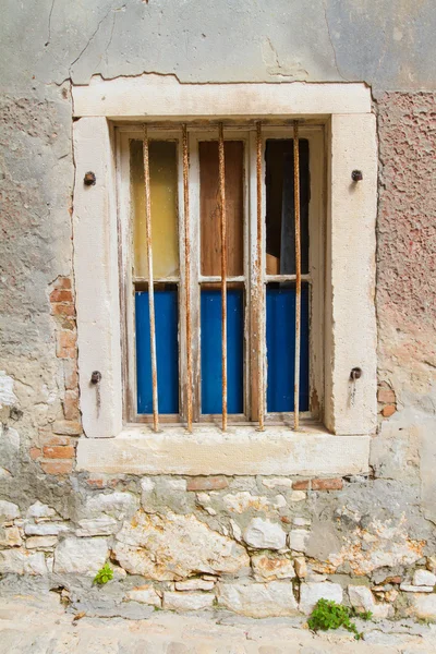 The plaster wall and the window, abandoned house. Royalty Free Stock Photos