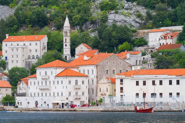 Perast πόλη ανάχωμα, Δημοκρατία του Μαυροβουνίου. — Φωτογραφία Αρχείου