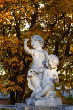 Avusturya Milli Kütüphanesi, heykel ornation.