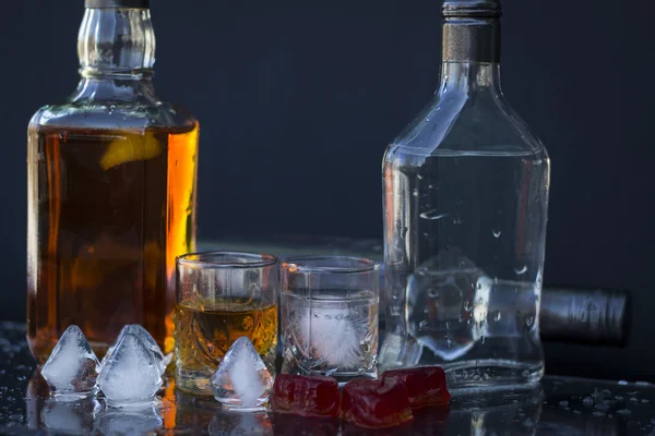 Vodka e whisky in bottiglia — Foto Stock