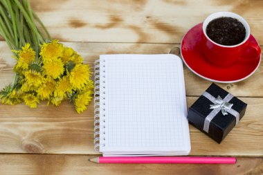 Bir not masaya bırak