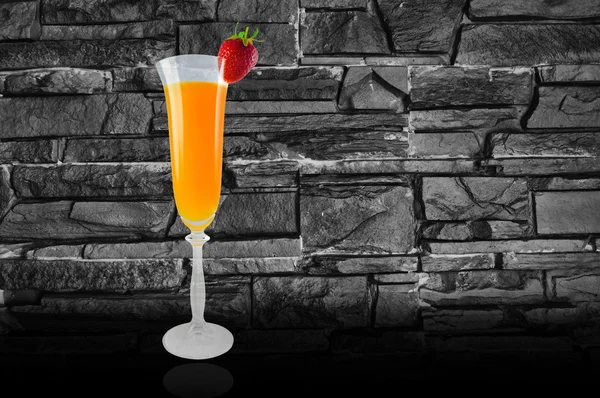 Mimosa cocktail met aardbei — Stockfoto