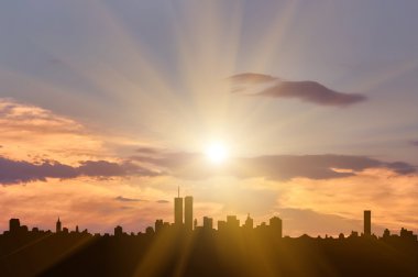 Siluet cityscape akşam