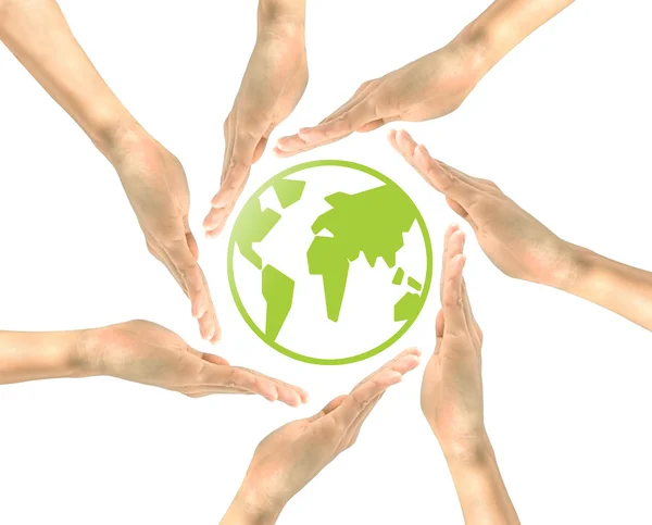 Zielona ikona planety ziemi w ręce ludu — Zdjęcie stockowe