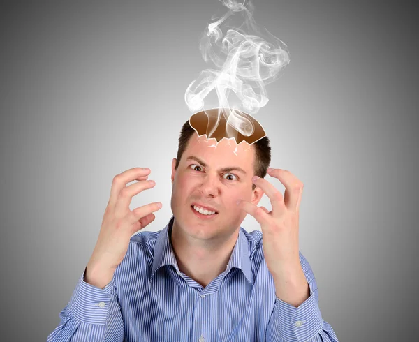머리 위로 증기를 생산 하는 악한 사람 — 스톡 사진