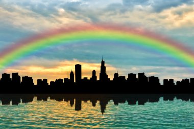 Siluet cityscape denize yakın