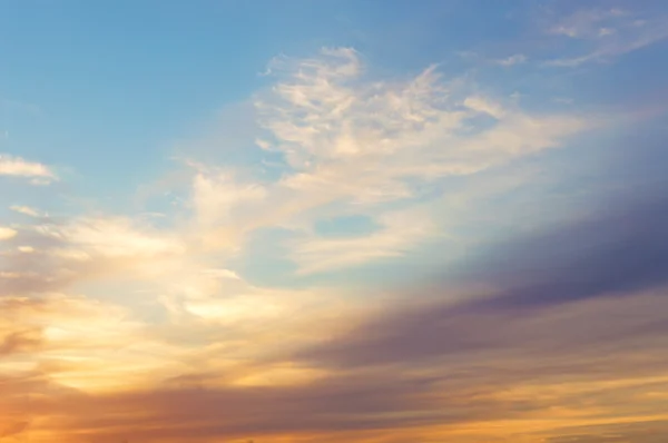 Blå himmel i gryningen — Stockfoto