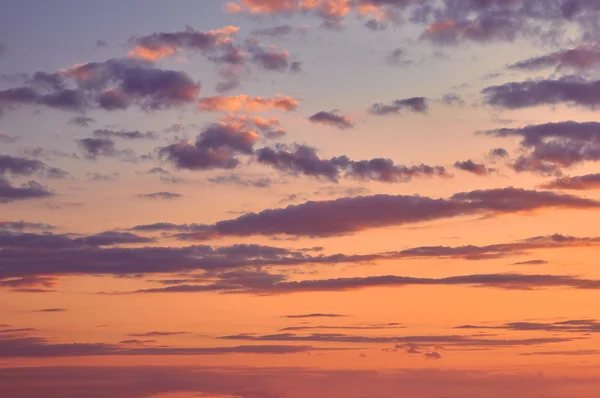 Bel cielo nuvoloso sera — Foto Stock