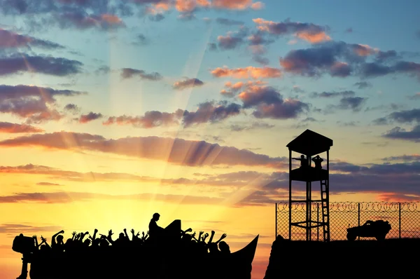 Silhouette of a ship of refugees in Europe — Stock Photo, Image