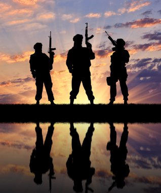 Teröristler silüeti