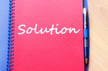 Çözüm yazmak üstünde defter