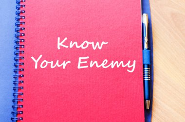 Senin düşmanın defter üzerinde yazmak