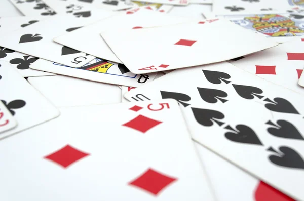 Wiele zakurzonych starych kart do gry — Zdjęcie stockowe