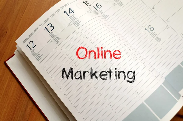 Online marketing scrivere su notebook — Foto Stock