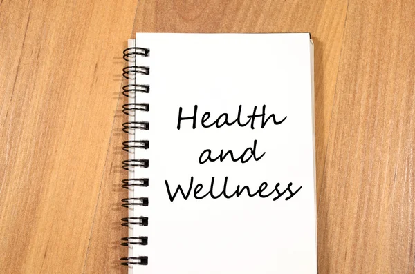 Gezondheid en wellness schrijven op laptop — Stockfoto