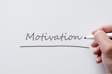 Beyaz tahta üzerinde yazılı motivasyon