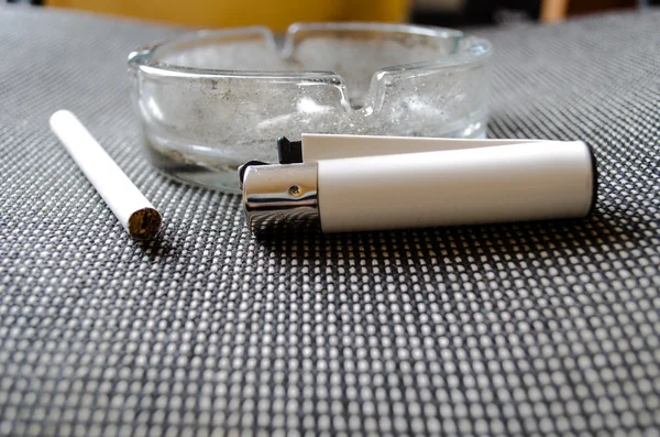 Ashtray and lighter — Stock Photo, Image