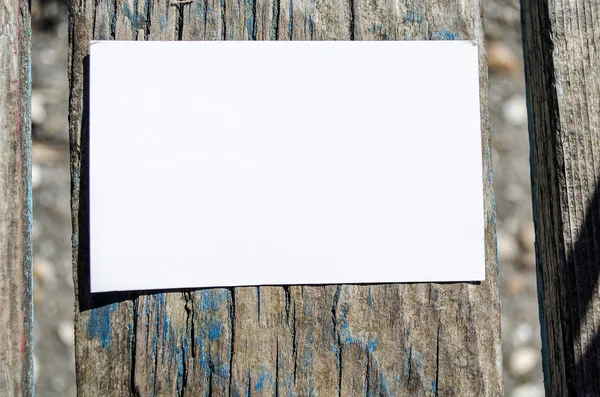 Libro de notas en blanco sobre fondo de madera — Foto de Stock