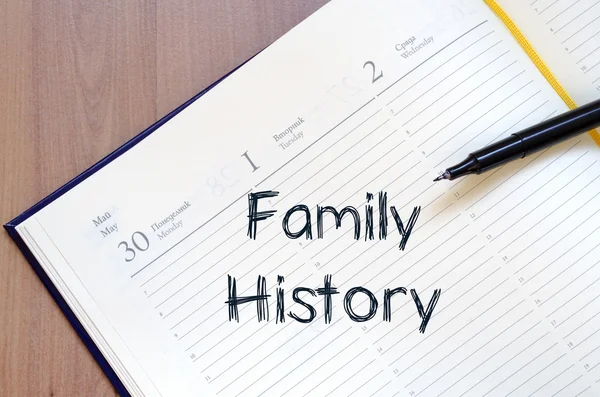 Histoire de famille écrire sur le carnet — Photo