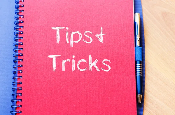Consejos y trucos escribir en el cuaderno — Foto de Stock