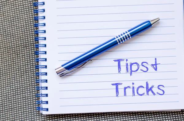 Tips og tricks skrive på notesbog - Stock-foto
