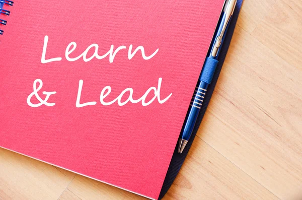 Learn & Lead scrivere su notebook — Foto Stock