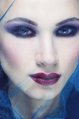 güzel kadınlar mavi peçe altında