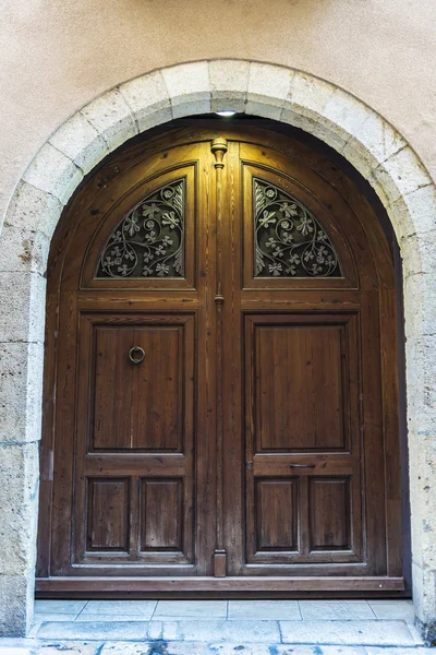 古い木製のドアとアーケードします。 — ストック写真