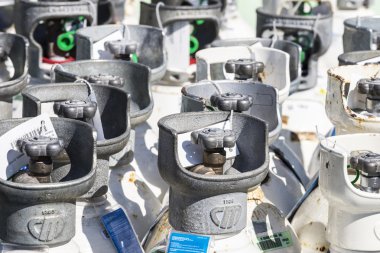 Tıbbi oksijen şişe nakliye için hazır
