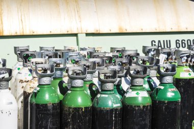 Tıbbi oksijen şişe nakliye için hazır