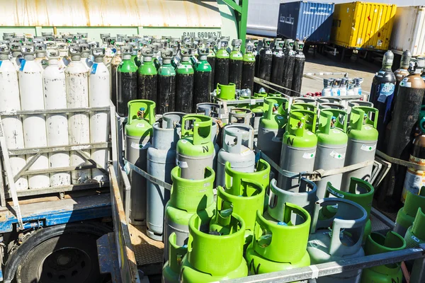 Propan şişeleri nakliye için hazır